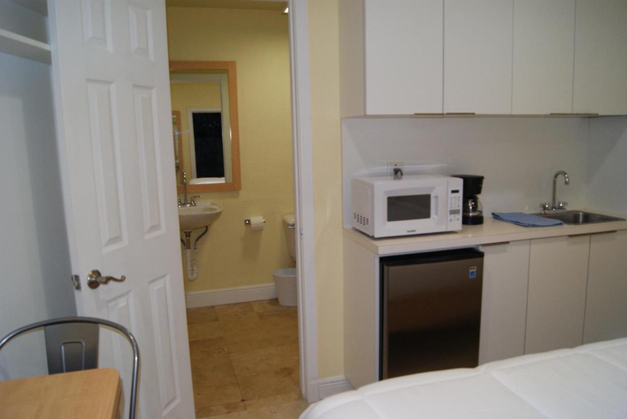 Private Studio Two Miles From Hard Rock Stadium 迈阿密花园 外观 照片