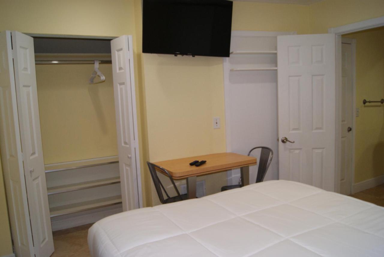 Private Studio Two Miles From Hard Rock Stadium 迈阿密花园 外观 照片